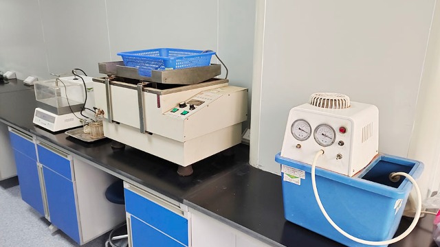 興仁精密儀器設(shè)備搬遷公司為當(dāng)?shù)亟鸬V企業(yè)排憂解難