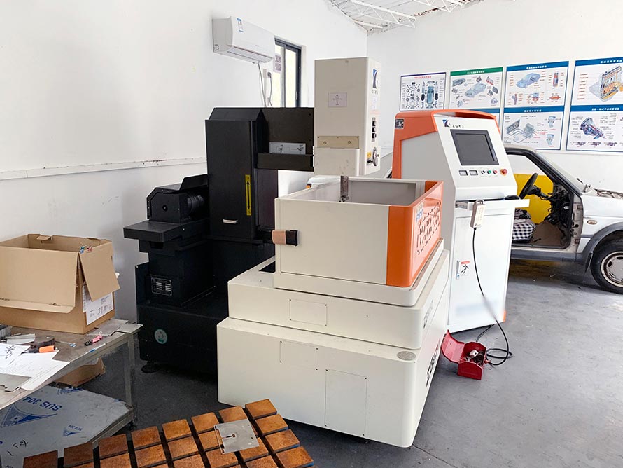 華鎣精密儀器設(shè)備搬遷公司