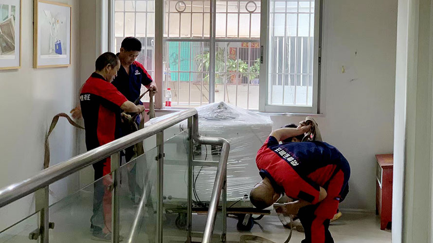 大型設(shè)備長途搬遷